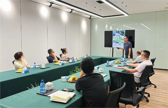 浙江省直建筑設(shè)計(jì)院團(tuán)隊(duì)蒞臨艾迪機(jī)器全資子公司.jpg