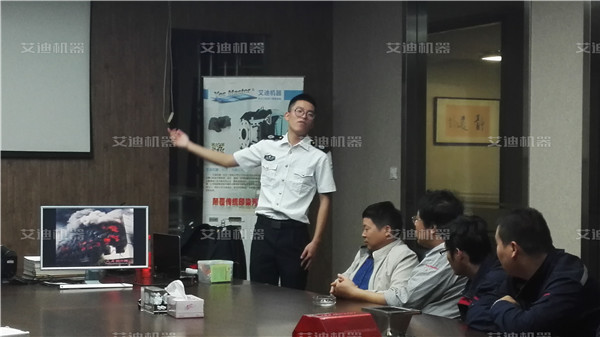 尤教官講述實(shí)例說明火災(zāi)防范安全的重要性.jpg