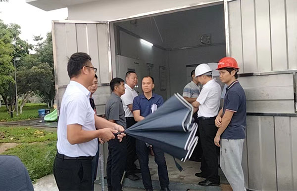 神灣鎮(zhèn)人大代表參觀大排真空收集系統(tǒng).jpg