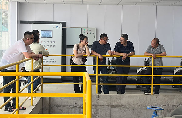 浙江省直建筑設(shè)計(jì)院團(tuán)隊(duì)蒞臨艾迪機(jī)器全資子公司浙江零排考察.jpg
